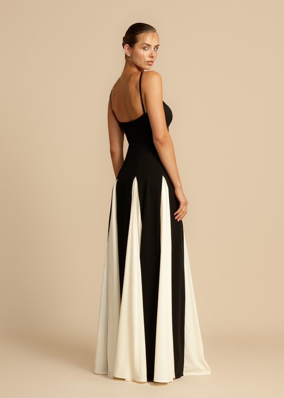 Women's Maxi Wedding Guest Dress with Sweetheart Neckline and Colourblock