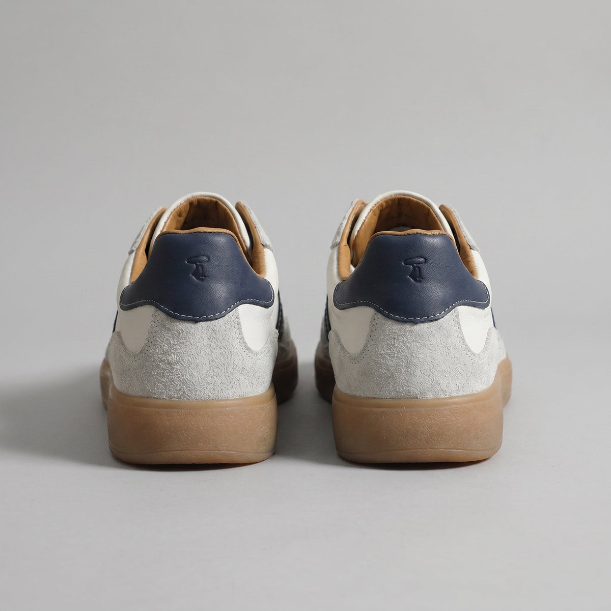 Men's Classic Retro Sneakers with Twin Side Stripes Detail