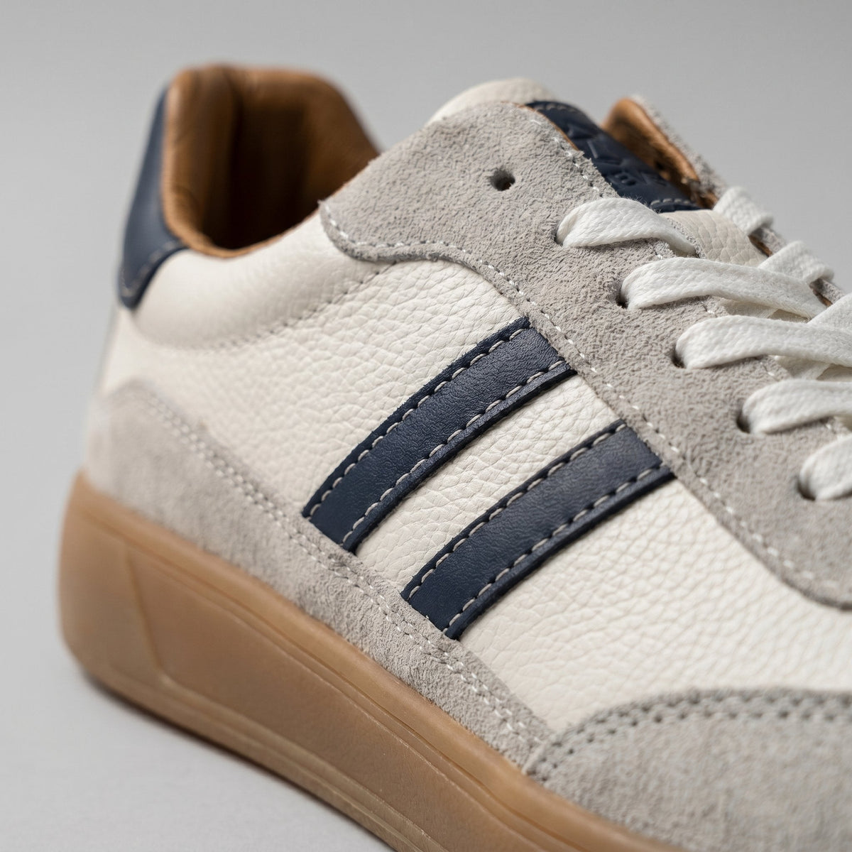 Men's Classic Retro Sneakers with Twin Side Stripes Side