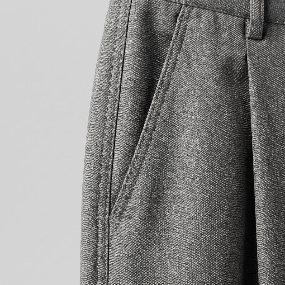 Men's Pleated Wide-Leg Tailored Trousers with Draped Fit Side
