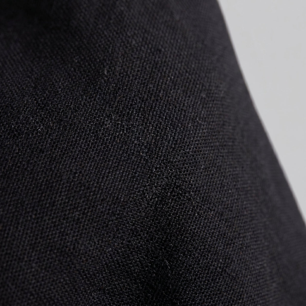 Men's Slim Fit Long-Sleeve Dress Shirt with Point Collar Alternate