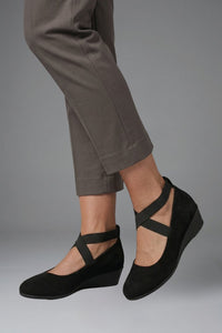 Women's Orthopaedic Flat Shoes with Slip-On Elastic Straps Back
