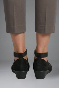 Women's Orthopaedic Flat Shoes with Slip-On Elastic Straps Close Up