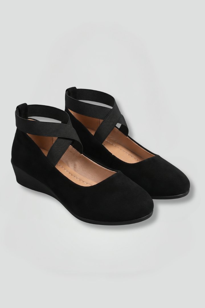 Women's Orthopaedic Flat Shoes with Slip-On Elastic Straps Hero