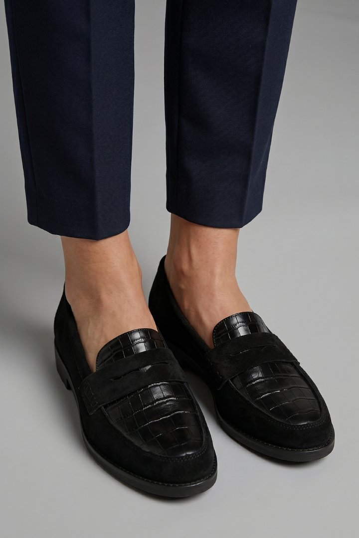 Women's Orthopaedic Loafers | Flat Sole with Textured Upper Detail