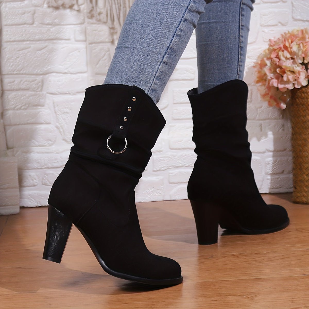 Women's Slouchy Heeled Boots with Block Heel Side