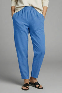 Women's Tapered Ankle Trousers with Elastic Waist and Side Pockets Detail