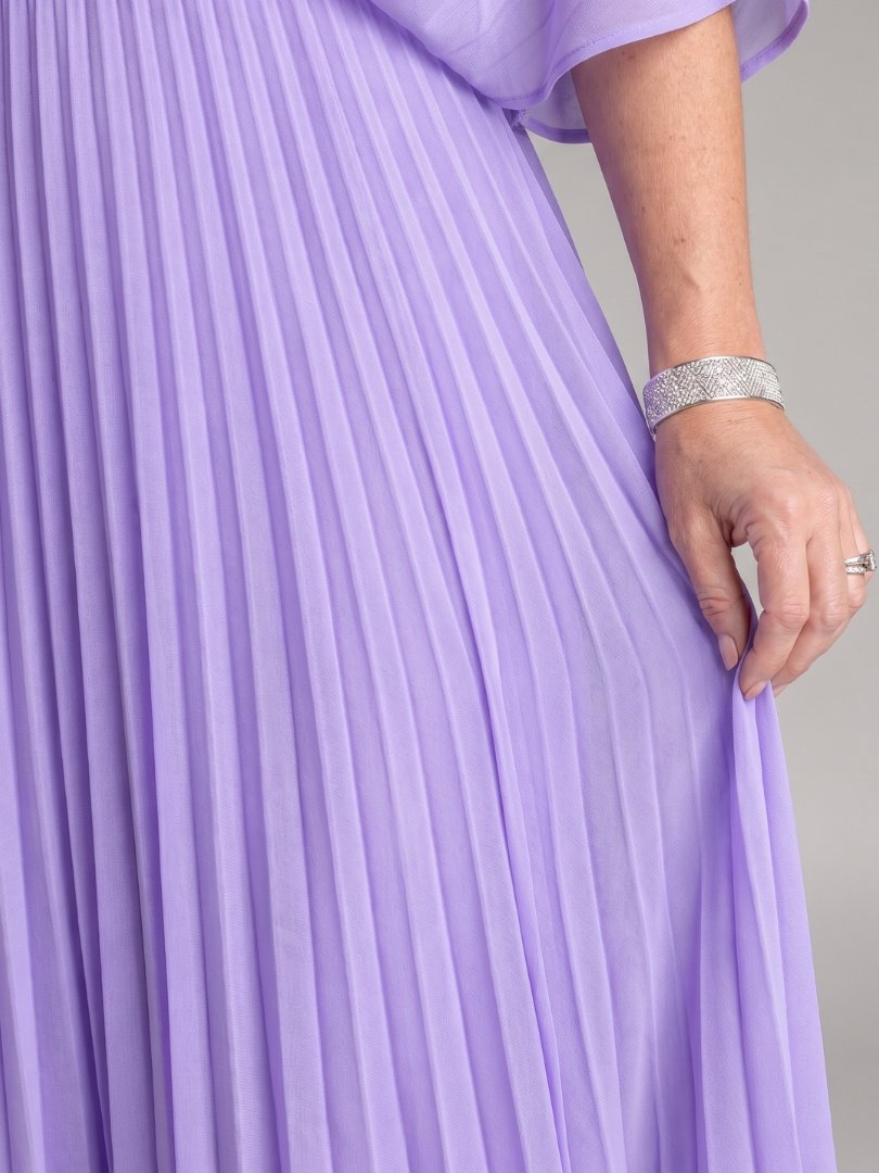 Women's V Neck Long Sleeve Pleated Maxi Dress with Defined Waist Detail